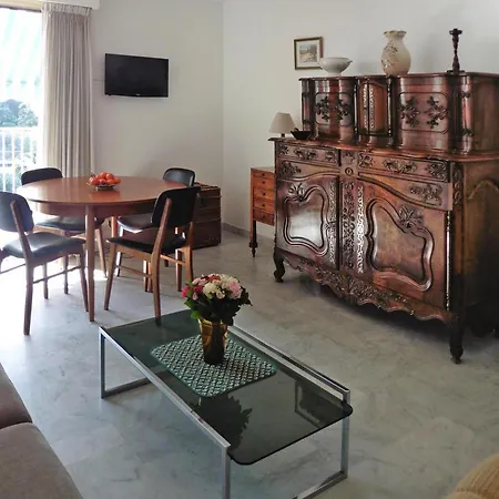 Cosy Flat With Balcony-terrace, Апартаменты Антиб