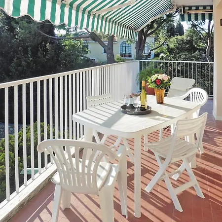 Cosy Flat With Balcony-terrace, Antibes