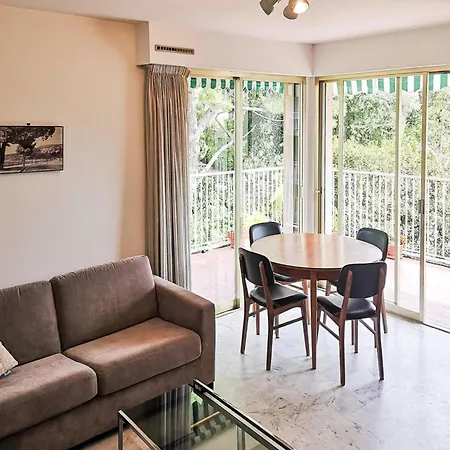 Cosy Flat With Balcony-terrace, Apartment Antibes