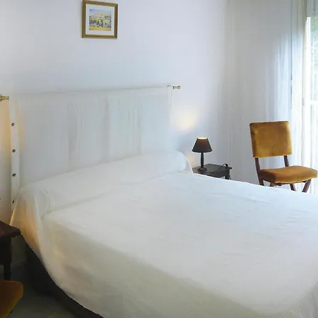 Cosy Flat With Balcony-terrace, Antibes