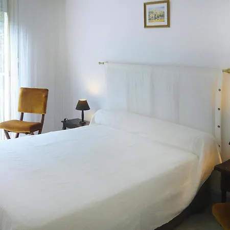 Cosy Flat With Balcony-terrace, Apartment Antibes